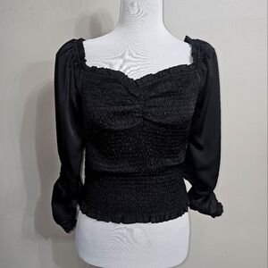 DO+BE  Smoked Puff Sleeve Top. Size M Black.